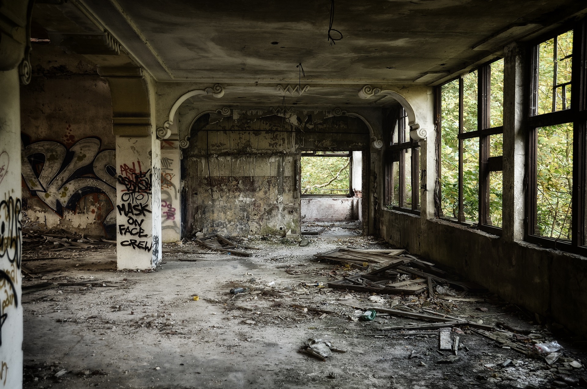 ruin-1589067_1920